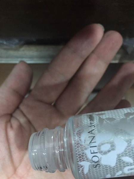 倒化妝水.jpg 倒化妝水.jpg
