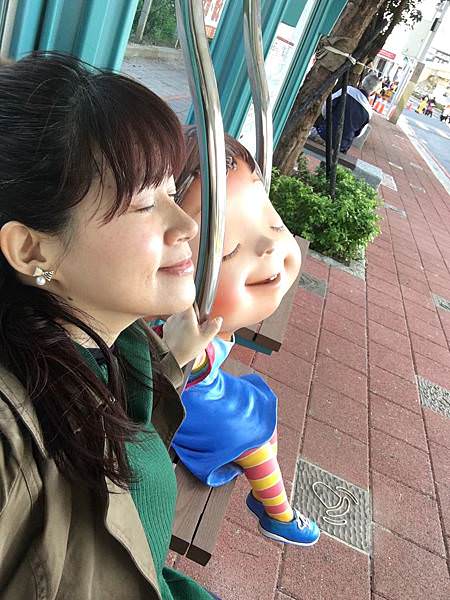 Rinoa 與几米妹妹閉上眼睛 1.jpg