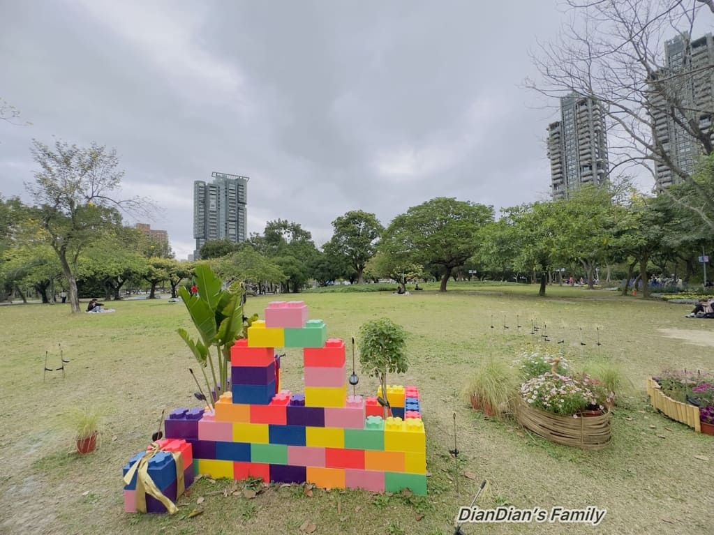 【捷運直達】2026大安森林公園花季全攻略：21萬株杜鵑與繡球齊放！「拾花號」方舟登場，賞花最佳時間大公開