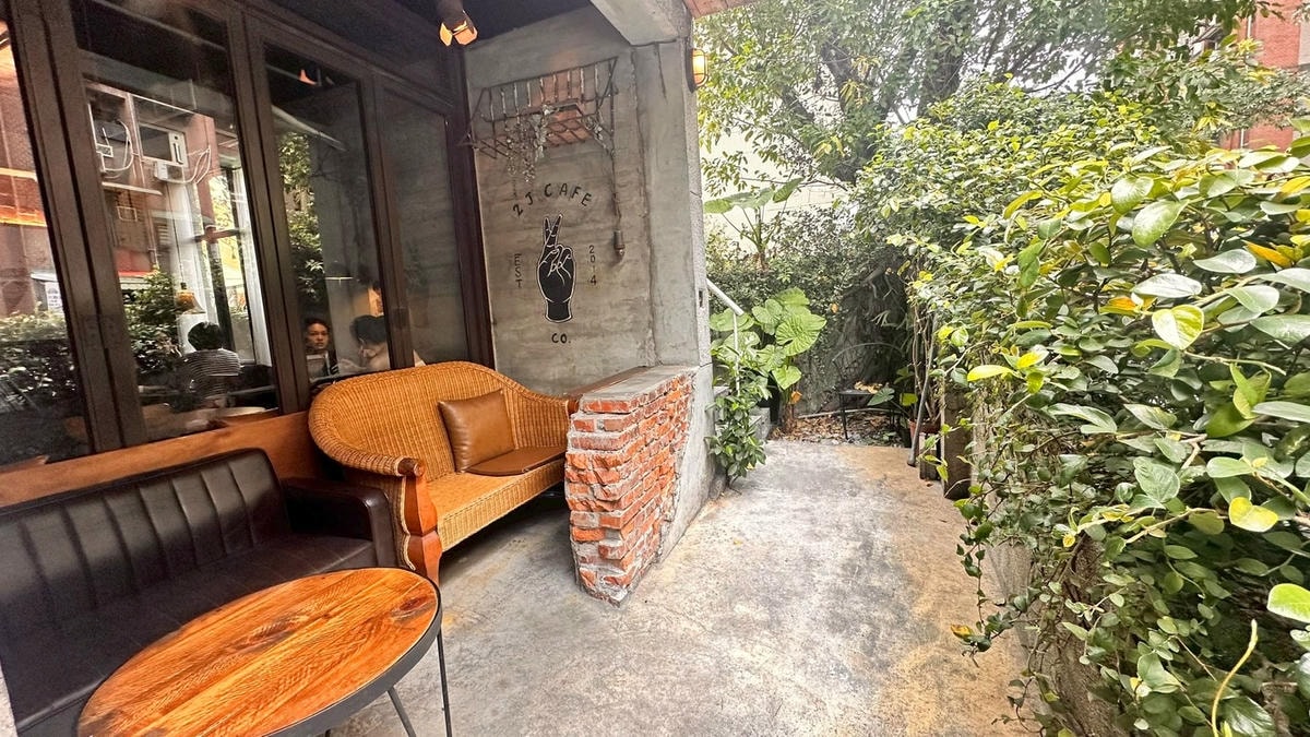 🏛️ 大安區下午茶推薦！森林系老宅 CAFE 遇見韓式道地美食，享受不被催促的愜意午後時光