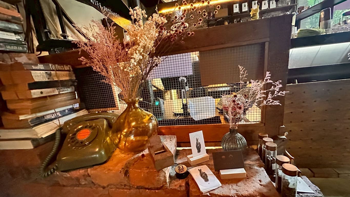 🏛️ 大安區下午茶推薦！森林系老宅 CAFE 遇見韓式道地美食，享受不被催促的愜意午後時光