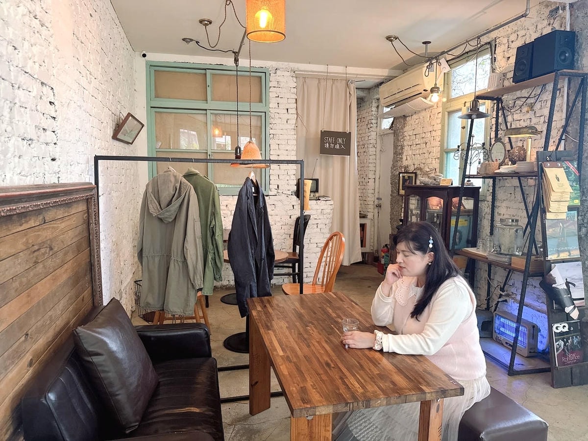 🏛️ 大安區下午茶推薦！森林系老宅 CAFE 遇見韓式道地美食，享受不被催促的愜意午後時光