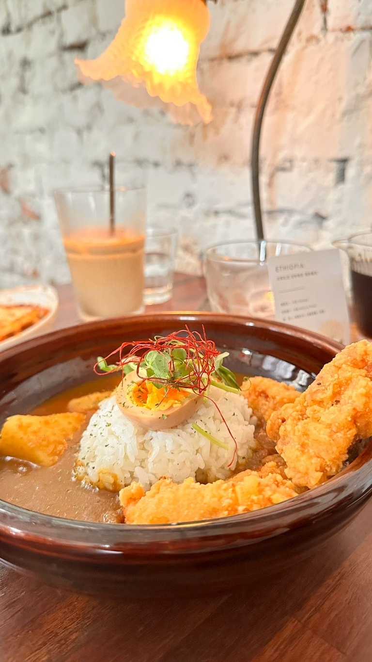 🏛️ 大安區下午茶推薦！森林系老宅 CAFE 遇見韓式道地美食，享受不被催促的愜意午後時光